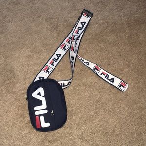 FILA SHOULDER POUCH